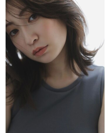 【吉田朱里】涼感加工ギャザーノースリリブトップス