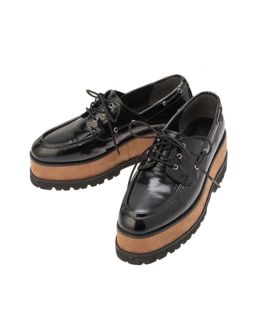 レースアップローファー