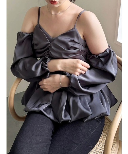 ペプラムギャザーバルーンブラウス