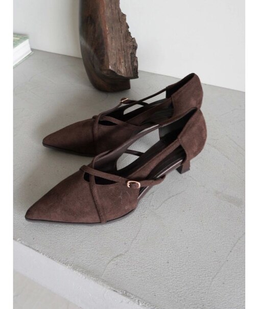 クロスベルトパンプス