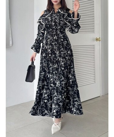 オープンショルダーフラワープリーツワンピース