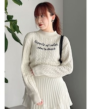 ケーブルレタリングニット