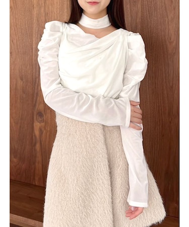 チョーカー付ドレープシアーベロアトップス