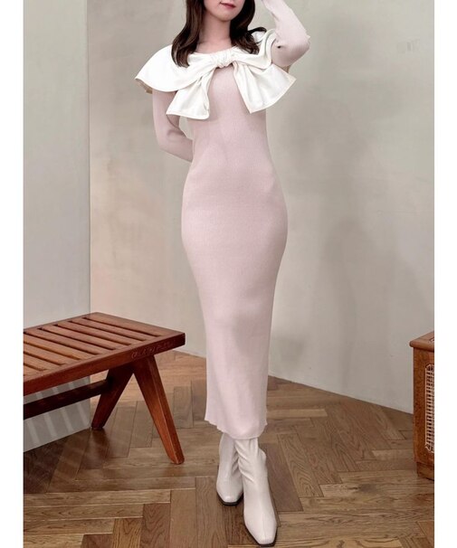 パイピングリボンニットワンピース