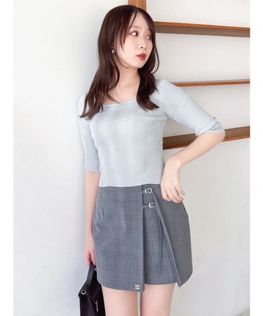 バックレースアップタイトニット