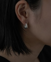 SMELLY so’　plump pierce