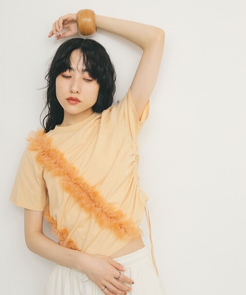 シャーリングフリルTEE