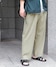 ベージュ