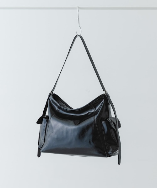 チャールズアンドキースチャンス メタリックアクセントバケットバッグ ブラック Chance チャンス メタリックアクセントバケットバッグ - ブラック