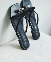 『MADE IN JAPAN』プチメタルクロスフラットサンダル