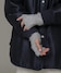 グレー