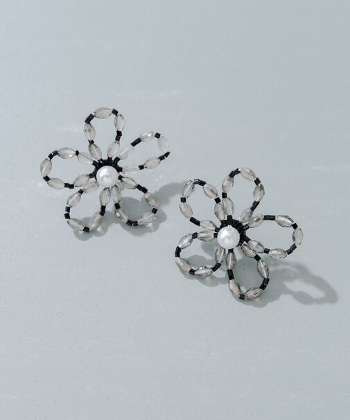 フラワービーズピアス