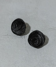 ベロアローズピアス