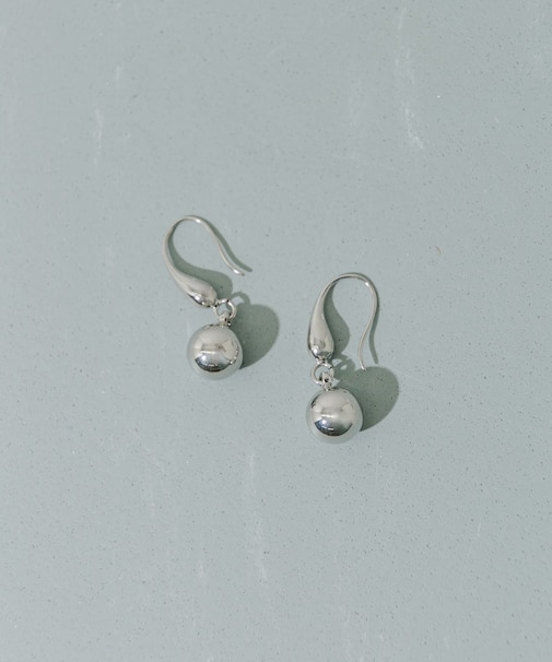 メタルボールドロップフックピアス