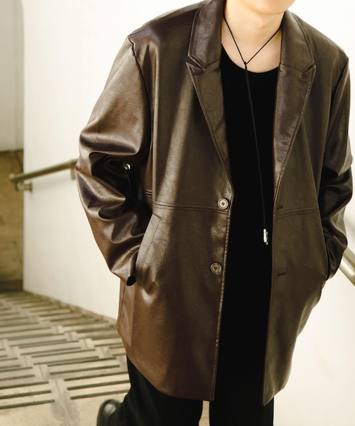 フェイクレザーミドルジャケット