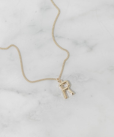 イニシャルワントップネックレス