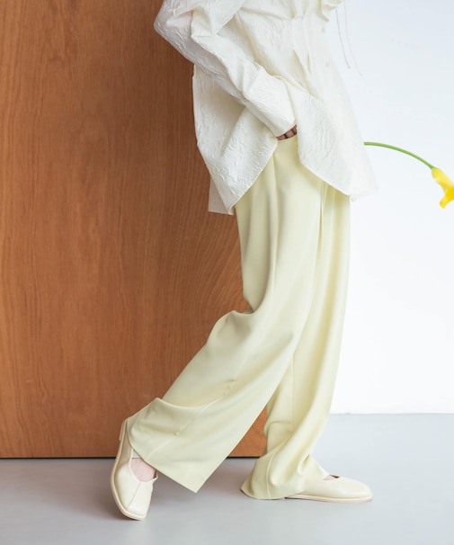 ストレートスラックス