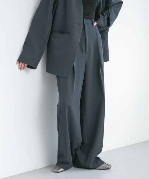 ストレートスラックス