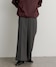 グレー