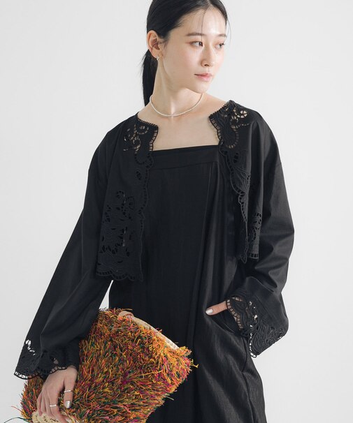 カットワークレース刺繍ブラウス