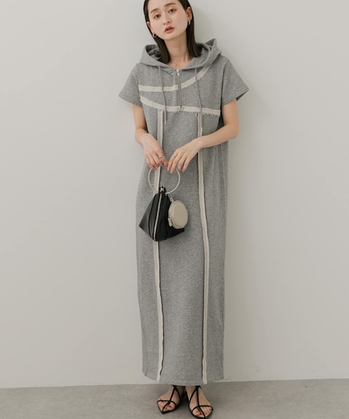 フーディージップワンピース