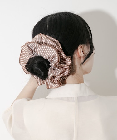 ストライプボリュームシュシュ