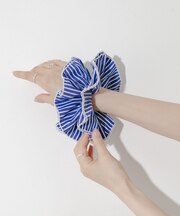 ストライプボリュームシュシュ