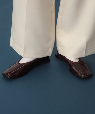 スクエアトゥフラットシューズ