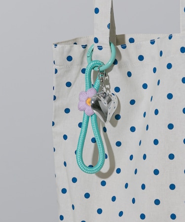 ハートモチーフフラワーキーチェーン