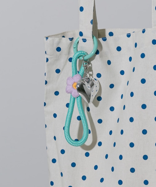 ハートモチーフフラワーキーチェーン