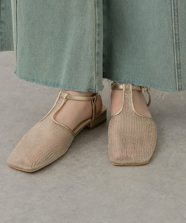 Tストラップメッシュサンダル