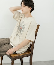 フラワーアートグラフィックショートスリーブTシャツ