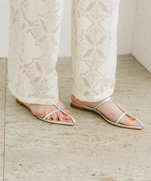 F by ROSSO　ナローストラップサンダル