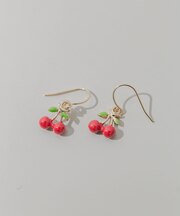 チェリーモチーフフックピアス