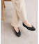 Vカットパンプス