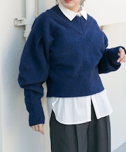 Vネックフォルムニット