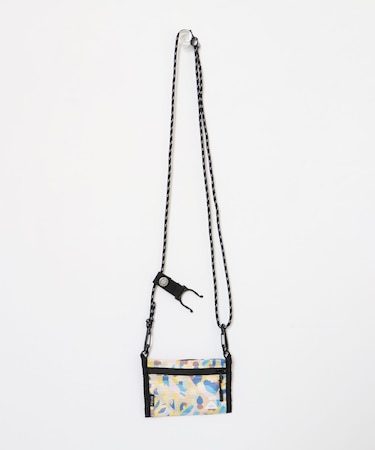 POLeR　STUFFABLE DRINK POUCH