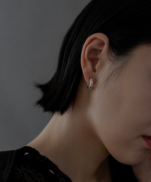 SMELLY so’　wide hoop earring