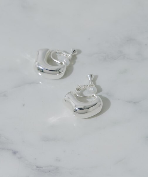 ニュアンスカーブプックリイヤリング