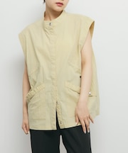 スタンドカラーベスト