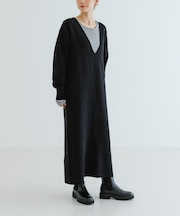 深Vネックニットワンピース