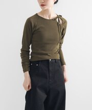 カットアウトリブトップス