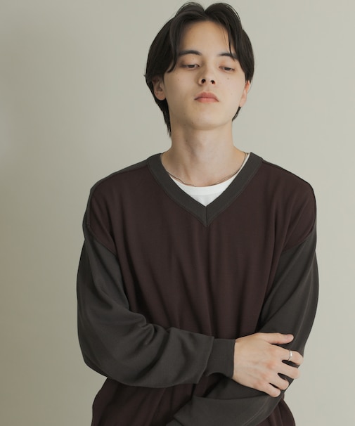 ハイショクVネックニット