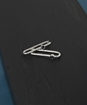 オーバルピアス