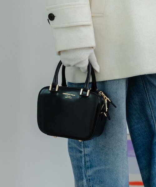 CHRISTIAN VILLA ブラック エナメル　ハンドバッグ CHRISTIAN VILLA ブラック エナメル ハンドバッグ