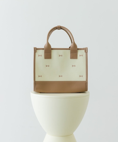 Aqua Chapel、カントク、アールビバン Aqua Chapel、カントク