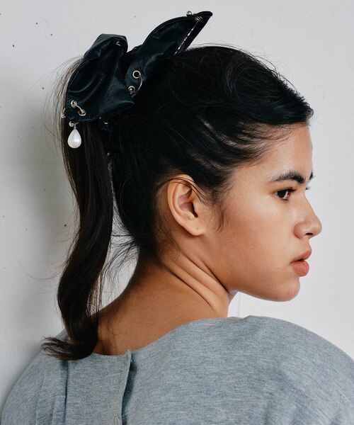 heyep F Leather Piercing Scrunchie｜アーバンリサーチの通販｜&mall