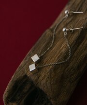 SMELLY so　cube chain  pierce