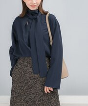 ボウタイブラウス