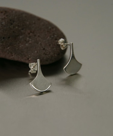 SMELLY so　fan shape pierce